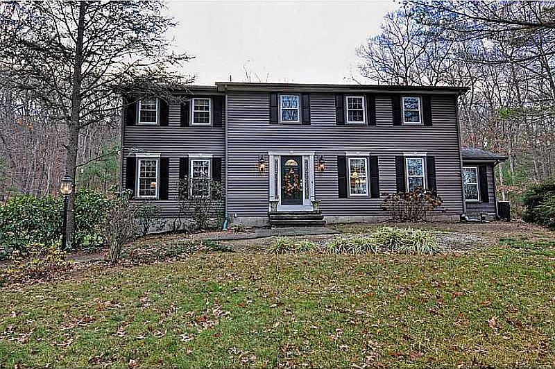 1st image of 8 Elizabeth Ann Dr