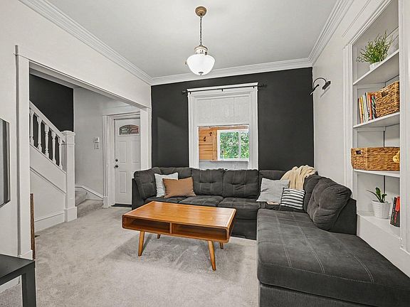5th image of 4030 Clinton Ave