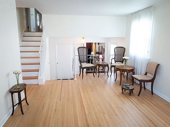 3rd image of 219 Welsh Ave