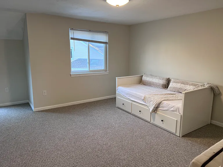 38 Gaslight Ln — Photo 12
