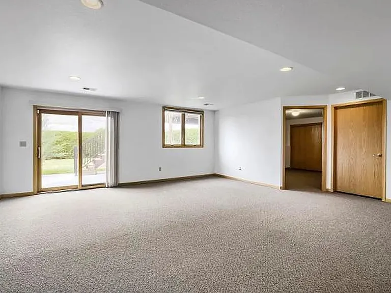 557 Trailwood Cir — Photo 19