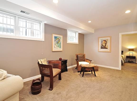 4th image of 1041 N Marshfield Ave #1