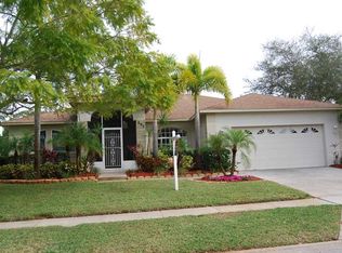 693 Hidden Lake Dr, Tarpon Springs, FL 34689