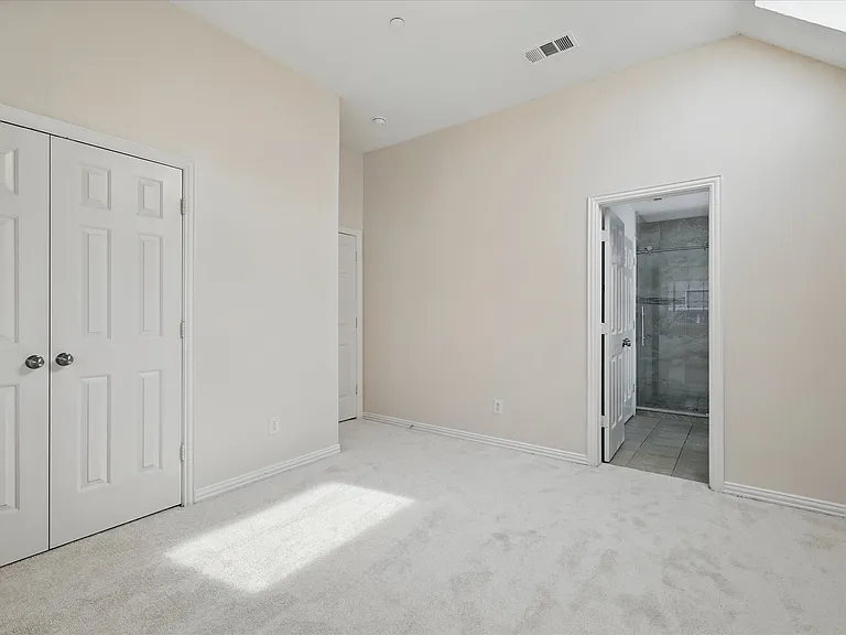 14625 Windsor Ct — Photo 9