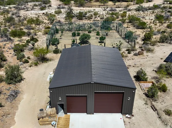 3618 S Cattle Kate Rd, Yucca, AZ 86438
