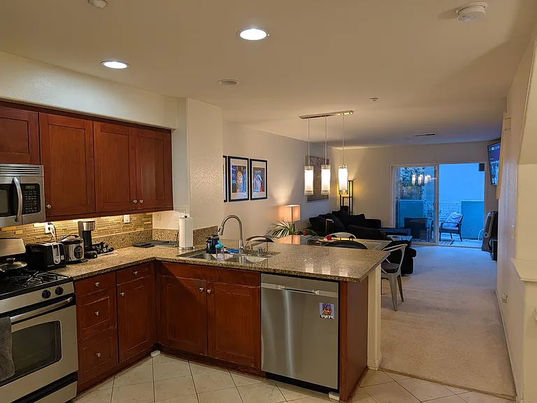 3542 Shoreline Bluff Ln — Photo 11