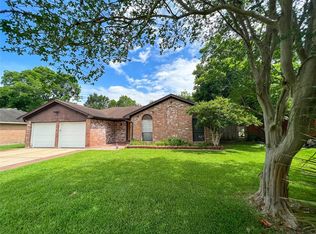 2206 Rimrock Dr, Kemah, TX 77565