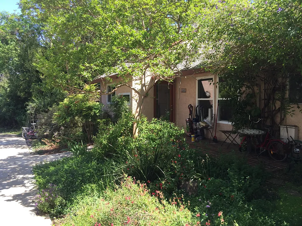 2201 Shasta Dr