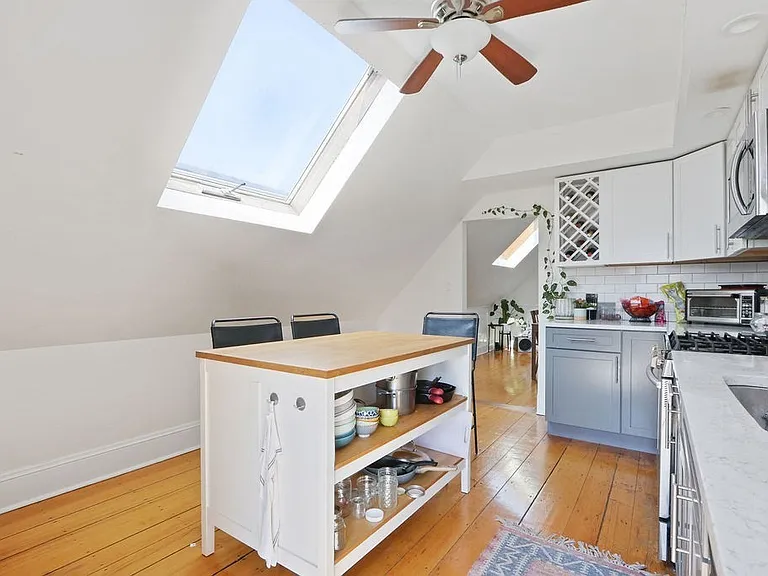 57 Harbor View St #3 — Photo 8