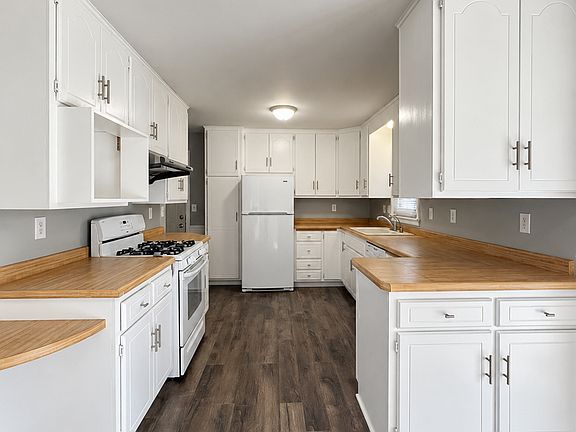 2nd image of 505 W 70th St
