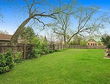 3 bed, 1800 sqft, $3,000 — Photo 3