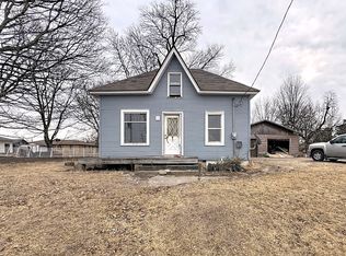 13503 140th St W, Taylor Ridge, IL 61284