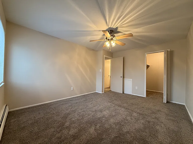 Huntington Green Apartments — Photo 23