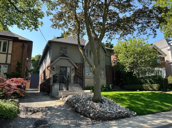 5 Killarney Rd Floor 3, Toronto, ON M5P 1L7