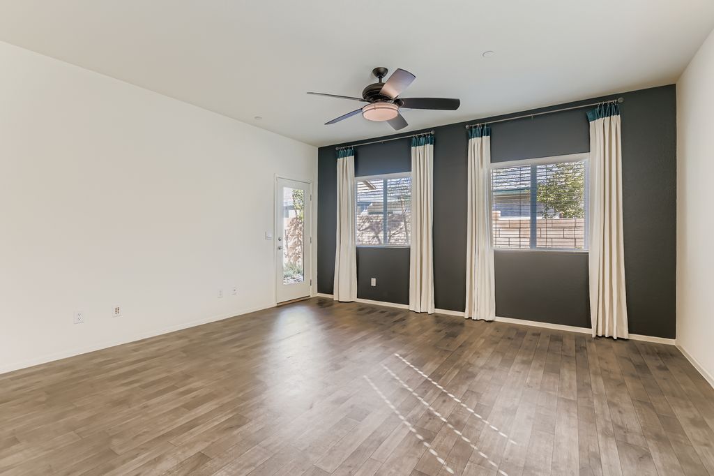 next background image