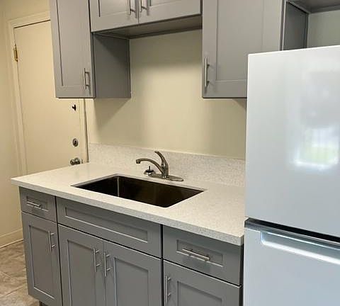 4th image of 5547 C St