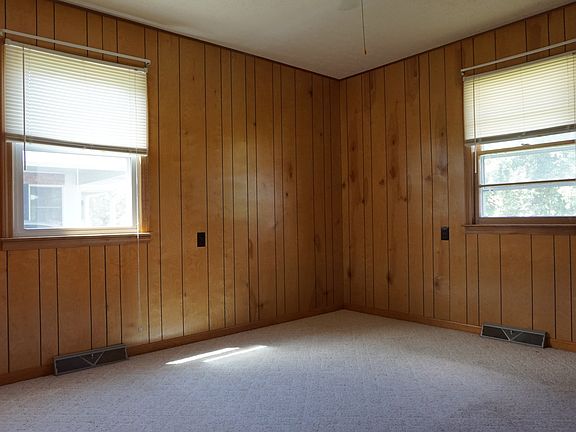 4th image of 108 Russell Ave