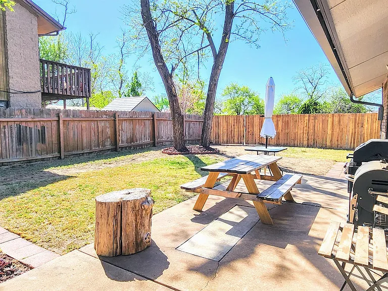 1813 Calico Ln — Photo 10
