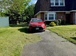 53 Sarah Ln, Middletown, NY 10941