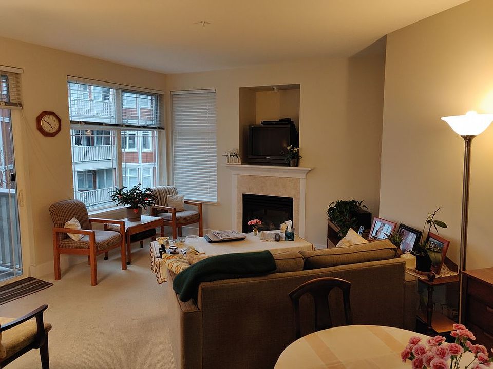1st image of 15392 16a Ave #304