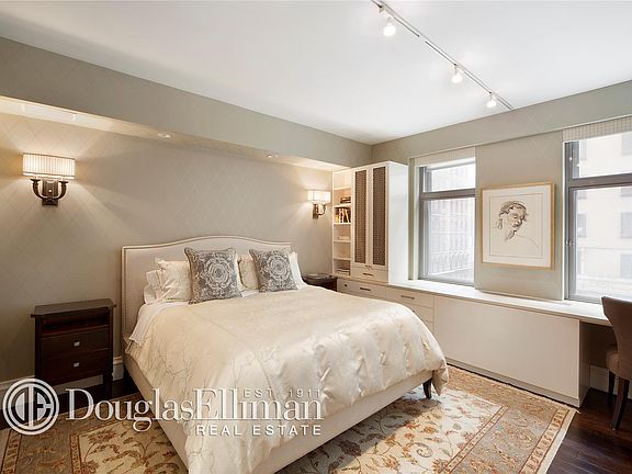 5th image of 100 W 58th St APT 4D