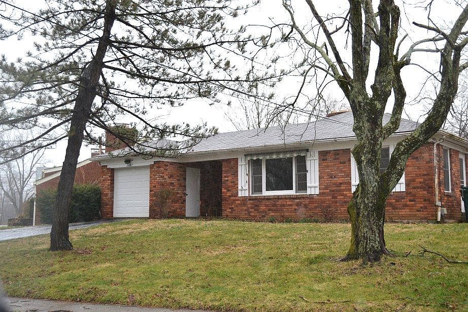 1st image of 2687 Bonnie Dr