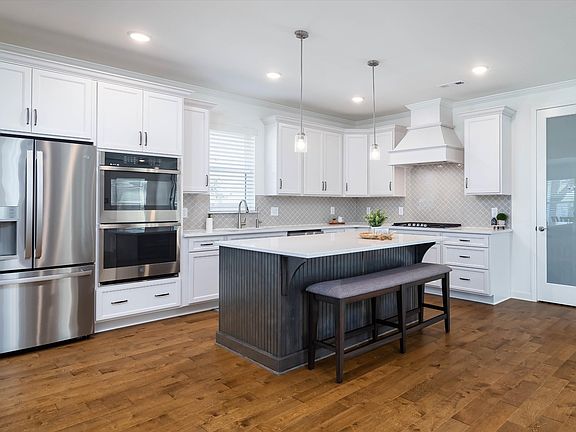 4th image of 4032 Lioncrest Ln