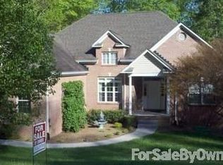 105 Winchester Cir, Oak Ridge, TN 37830