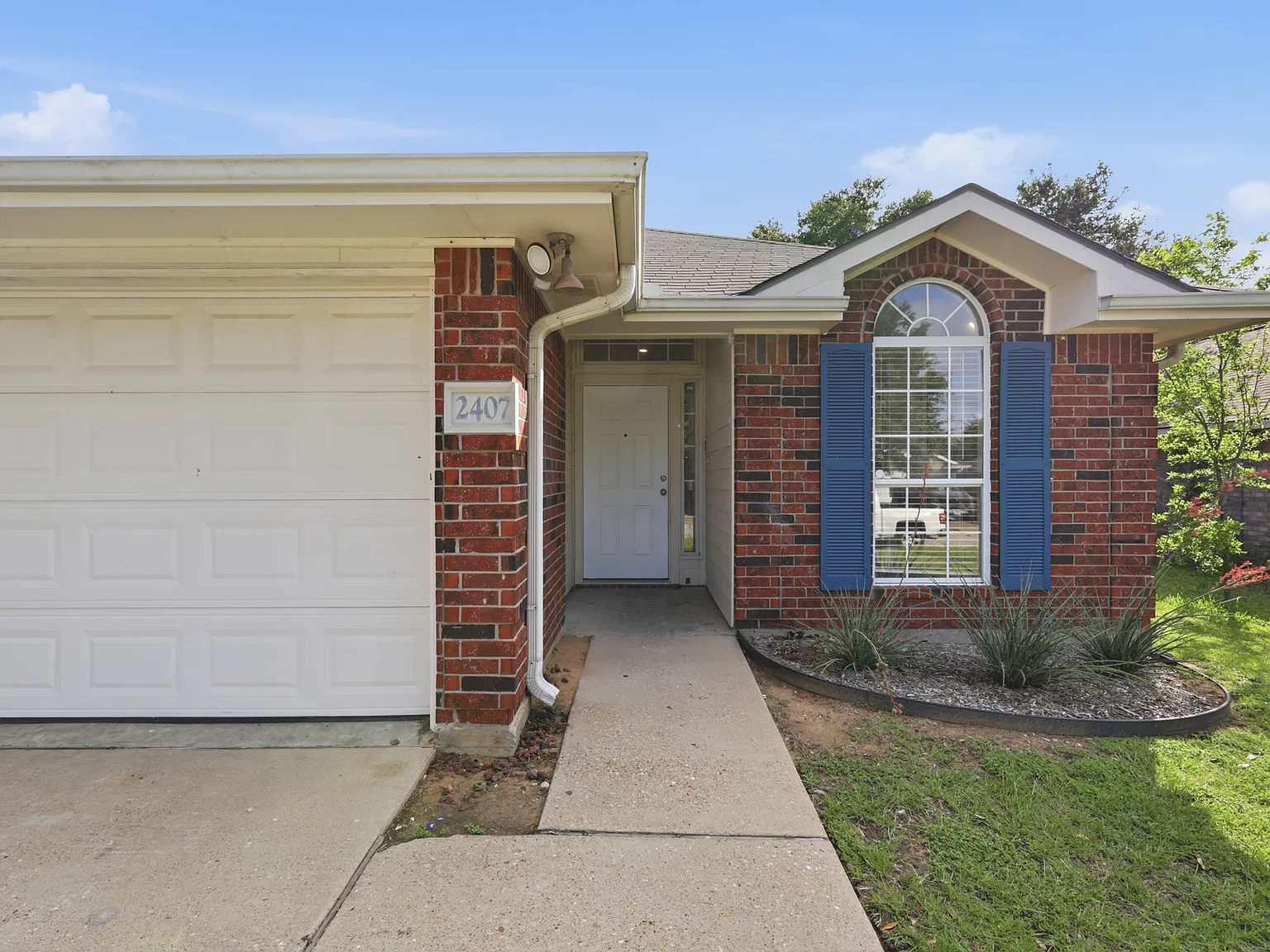 3 bed, 1343 sqft, $1,800 — Photo 2