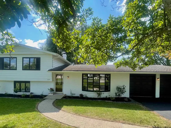 1125 N Bittersweet Ln, Muncie, IN 47304