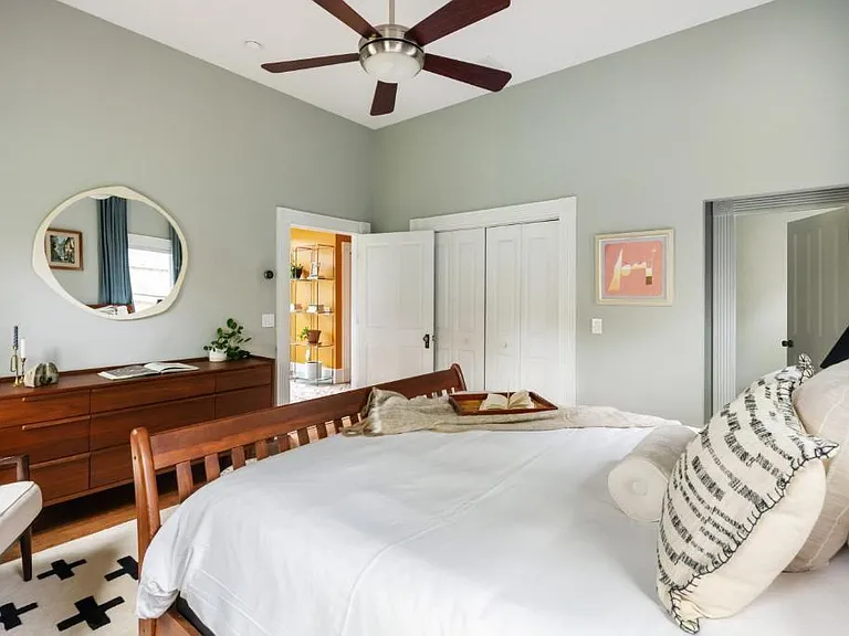 307 Georgia Ave SE — Photo 48