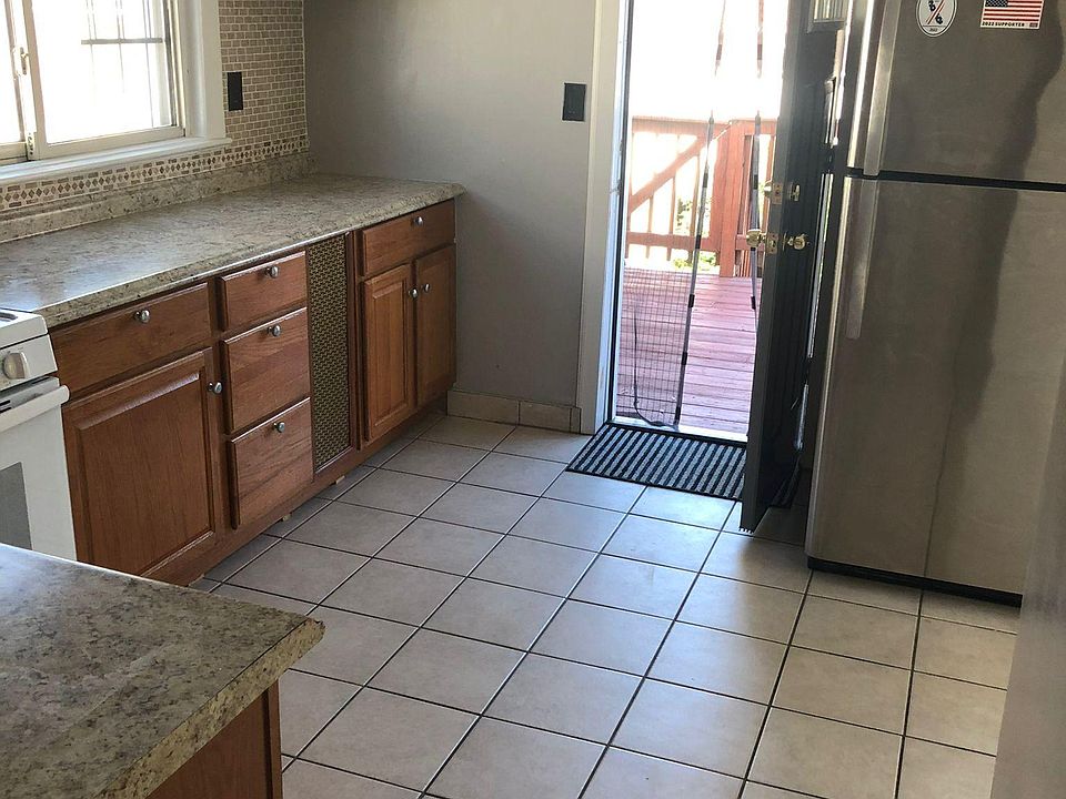 1st image of 2424 Seymour Ave #1