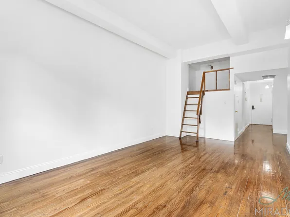 43 West 16th Street image 4 of 14