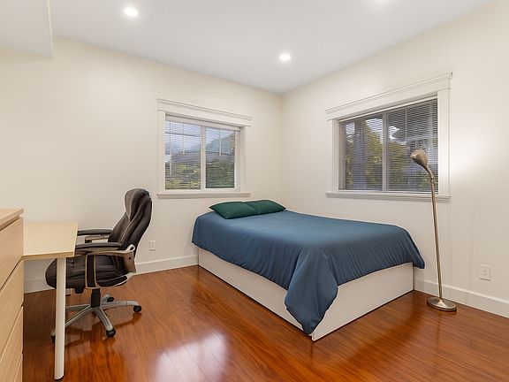 5th image of 4389 AA Torquay Dr