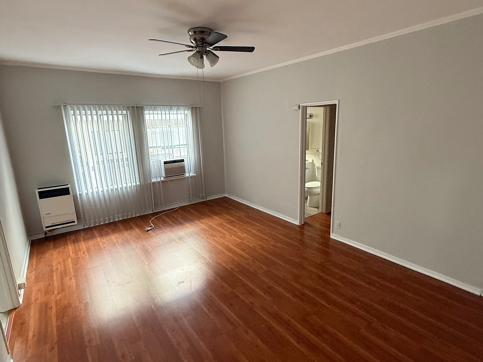 Studio, 450 sqft, $1,695 — Photo 2
