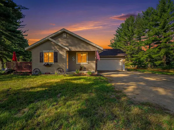 W8067 County Rd, Wautoma, WI 54982