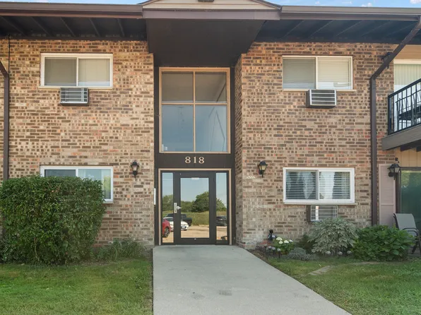 818 E Old Willow Rd APT 207, Prospect Heights, IL 60070