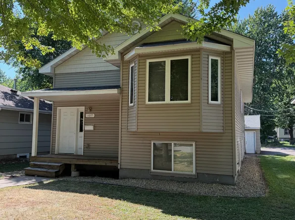 1077 26th Ave SE, Minneapolis, MN 55414