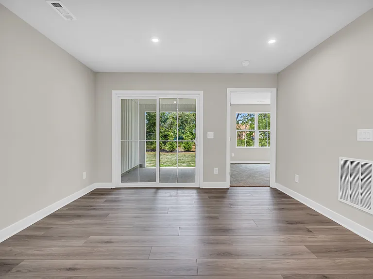 1292 Divot Cir — Photo 14
