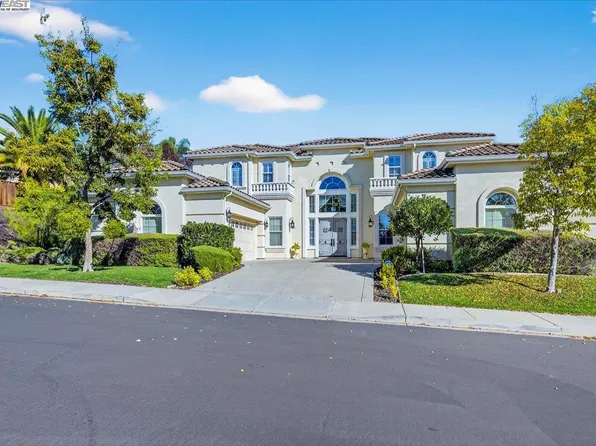 5803 Turnberry Dr, Dublin, CA 94568