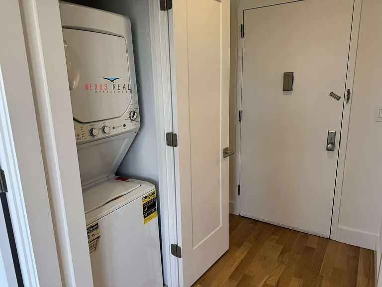 4511 Broadway #4B — Photo 8
