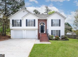 310 Pebblestone Dr, Loganville, GA