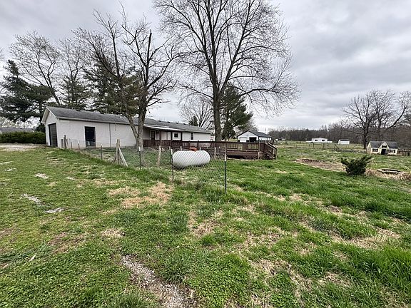3rd image of 4733 Petros Rd