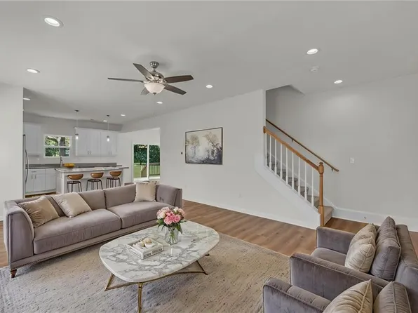 9318 Old Stage Hwy, Smithfield, VA 23430