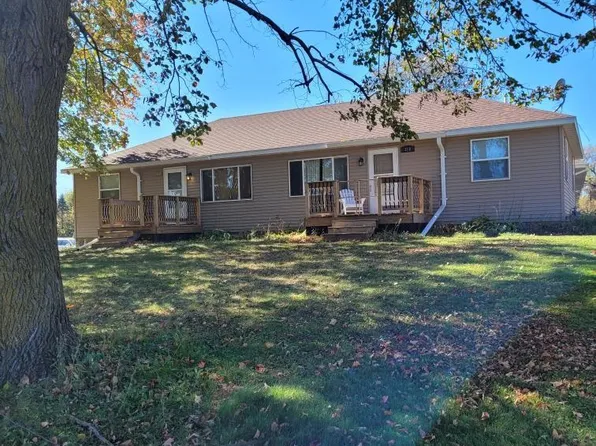 316 Cherry Ave N, Braham, MN 55006