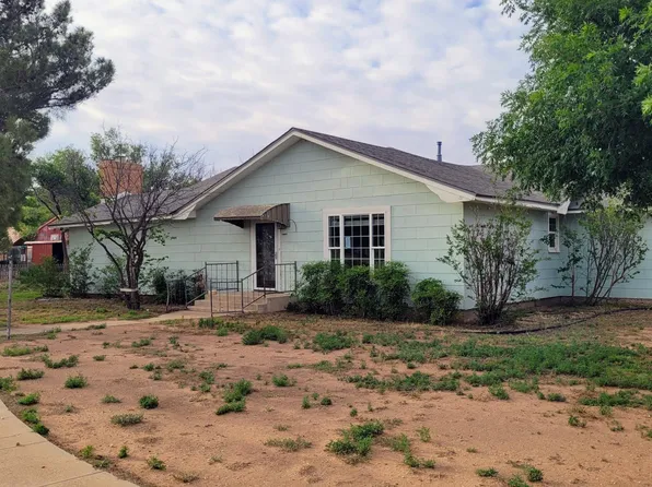 402 E Ellis St, Levelland, TX 79336