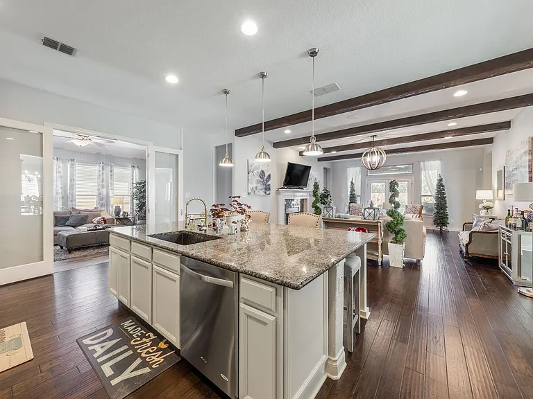 1063 Cedar Glen Dr — Photo 5