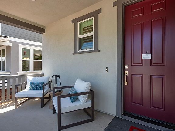 Residence 3 Porch