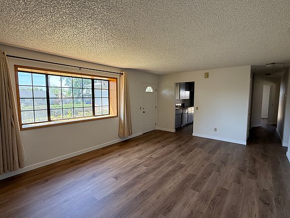 3rd image of 186 Briarcliff Dr