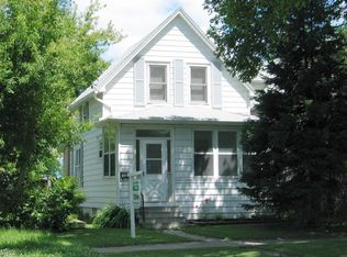 1012 University Ave, Grand Forks, ND 58203
